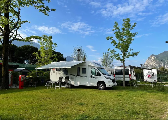 Al Lago Camping & Rooms Riva del Garda